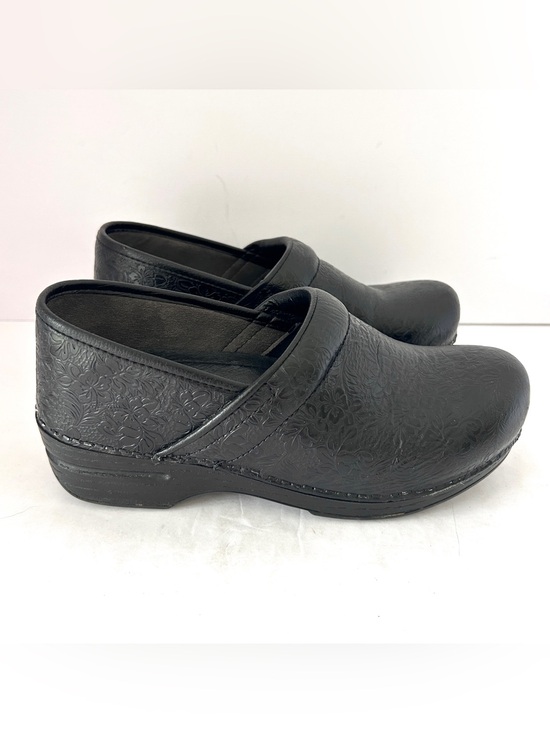 Dansko Shoes - Dansko XP Pro Black Embossed Floral Clog Shoes Zendaya Work Size EU40 US 7.5 - 8